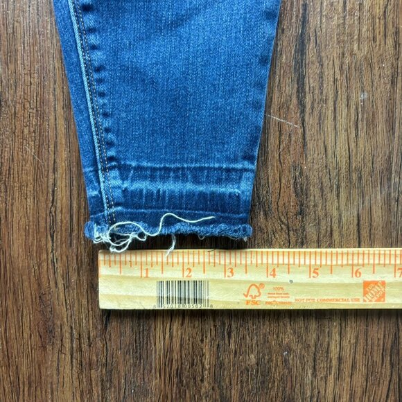 Spanx Skinny Pull On Jeans Medium Wash Distressed Women’s Size Medium - Picture 10 of 11